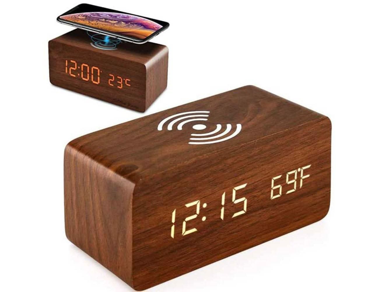 שעון עץ דיגיטלי עם טעינה אלחוטית
