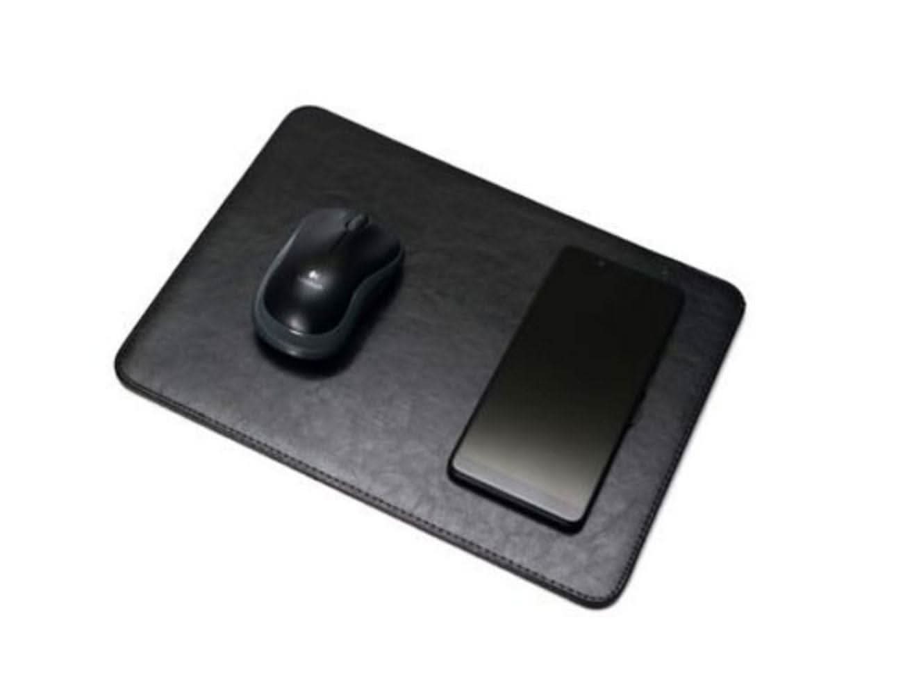 משטח לעכבר כולל מטען