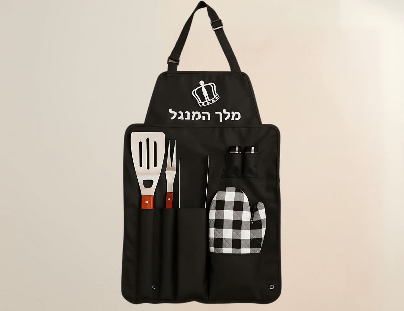 רק סינר סינר עם כלים לברביקיו