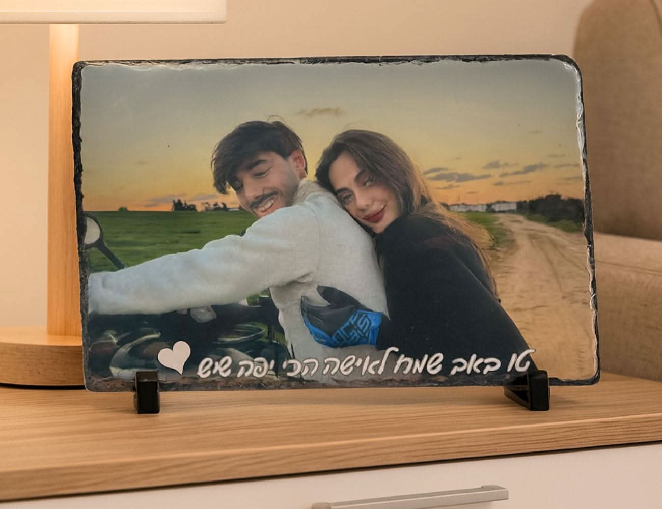 תמונה מודפסת על אבן בזלת