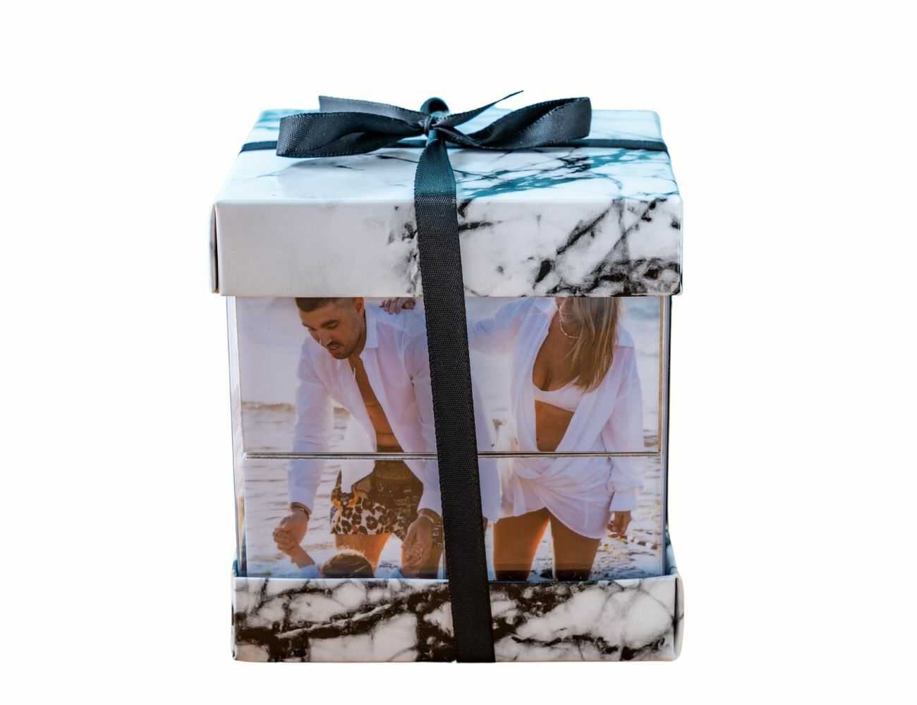 6 תמונות / קופסת מתנה קיובי - קוביית תמונות נפתחת