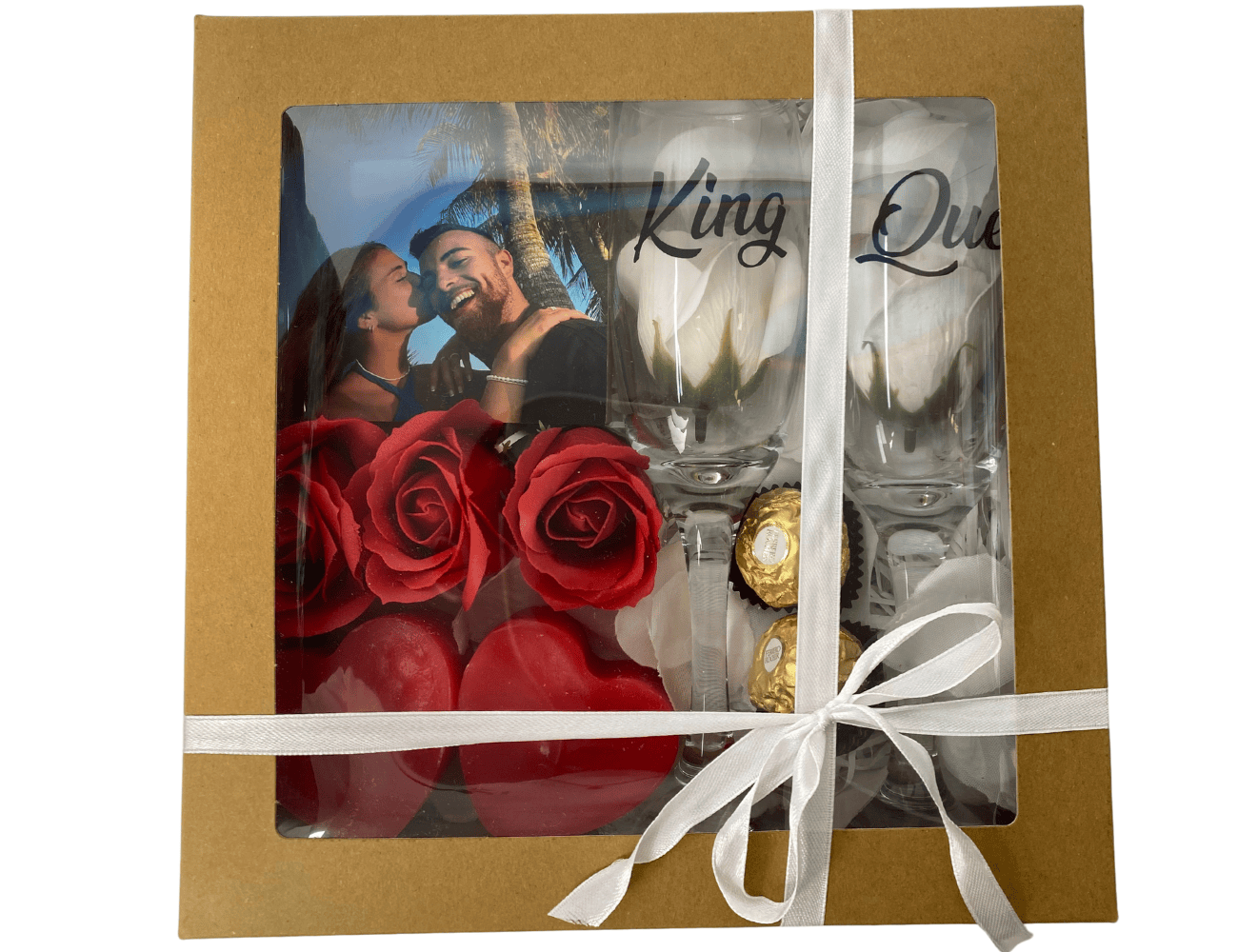 מארז בלוק תמונה עם כוסות נרות ושוקולדים